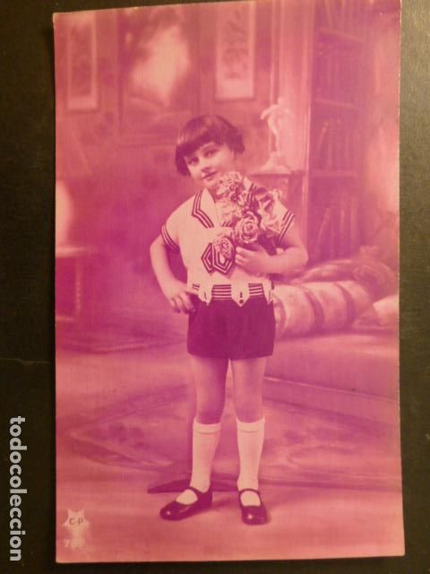 Postales: NI&Ntilde;A CON ROSAS POSTAL - Foto 1
