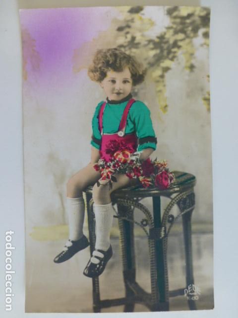 Postales: NI&Ntilde;A CON FLORES POSTAL - Foto 1