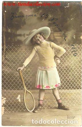 Postales: Ni&ntilde;a jugando al tenis - Foto 1