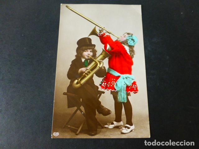 Postales: NI&Ntilde;OS CON TROMPETA Y TUBA POSTAL - Foto 1