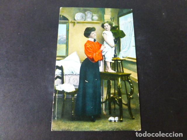 Postales: NI&Ntilde;A CON SU MADRE POSTAL - Foto 1