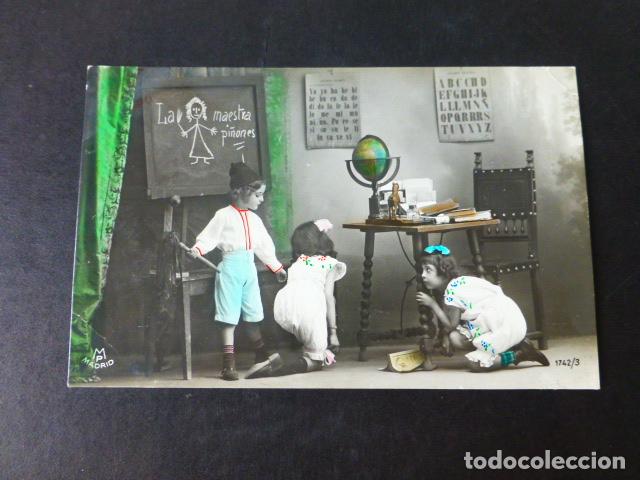 Postales: NI&Ntilde;OS EN LA ESCUELA POSTAL - Foto 1