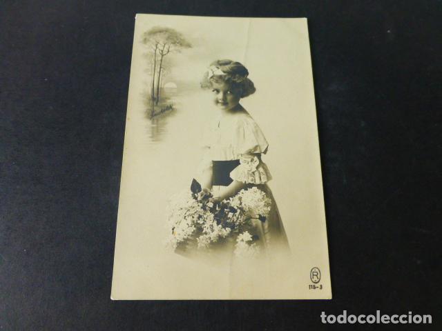 Postales: NI&Ntilde;A CON FLORES POSTAL - Foto 1