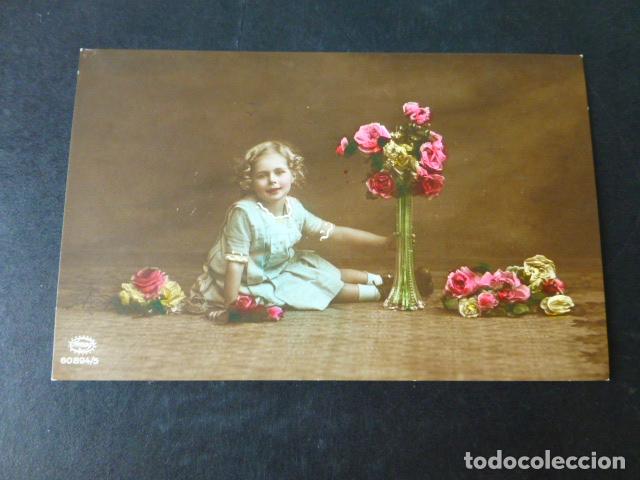Postales: NI&Ntilde;A CON FLORES POSTAL - Foto 1