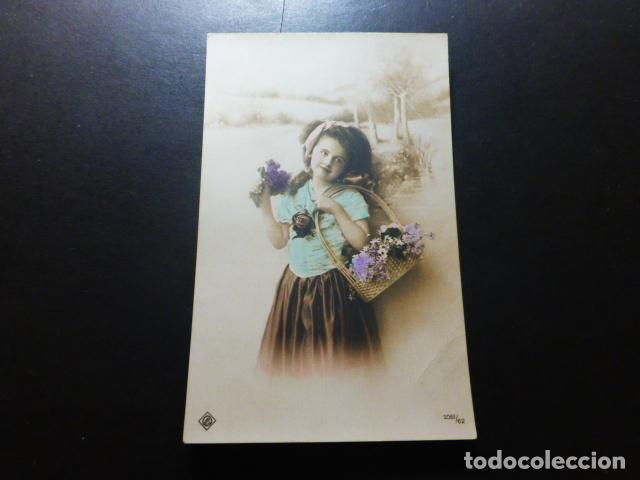 Postales: NI&Ntilde;A CON FLORES POSTAL - Foto 1