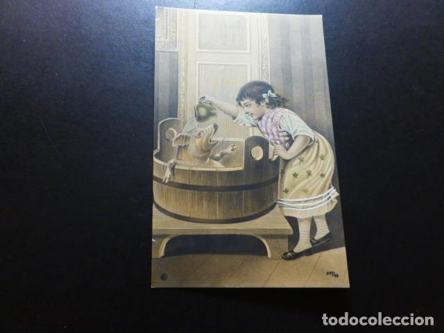 Postales: NI&Ntilde;A BA&Ntilde;ANDO AL PERRO POSTAL - Foto 1