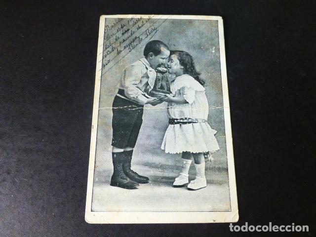 Postales: NI&Ntilde;OS COMIENDO UN DULCE POSTAL - Foto 1