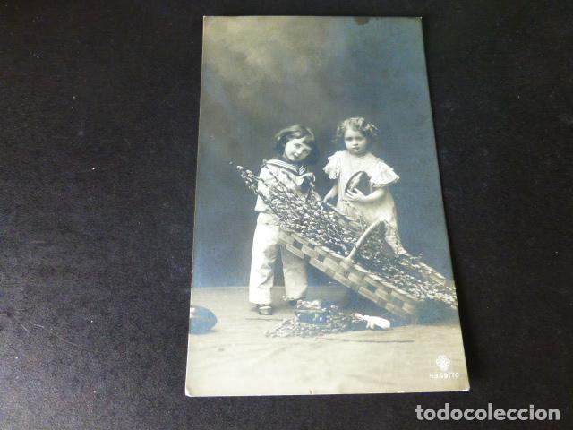Postales: NI&Ntilde;OS CON FLORES POSTAL - Foto 1