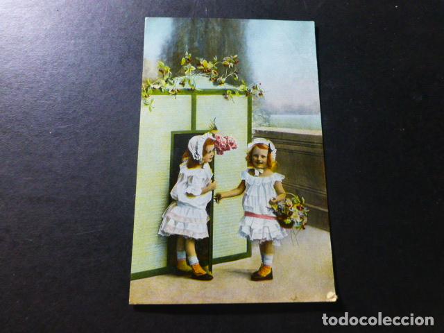 Postales: NI&Ntilde;AS CON FLORES POSTAL - Foto 1