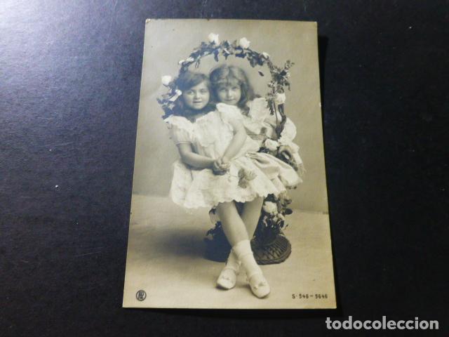 Postales: NI&Ntilde;AS EN CESTA DE FLORES POSTAL - Foto 1