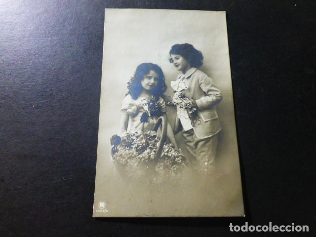 Postales: NI&Ntilde;OS CON FLORES POSTAL - Foto 1