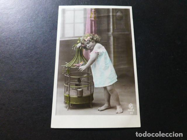 Postales: NI&Ntilde;A CON PAJARO POSTAL - Foto 1