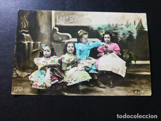 Postales: NI&Ntilde;AS COSIENDO POSTAL - Foto 1