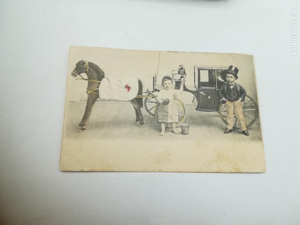 Postkarten: TARJETA POSTAL. NI&Ntilde;OS. NI&Ntilde;OS EN CARRUAJE CON CABALLO DE JUGUETE. VESTIDOS CON TRAJE DE &Eacute;POCA