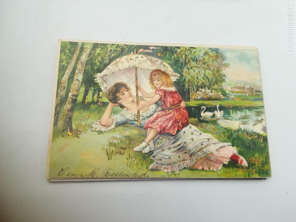 Postkarten: TARJETA POSTAL. MUJER CON NI&Ntilde;A SENTADA EN FALDA Y PARASOL EN LA ORILLA DE UN RIO.