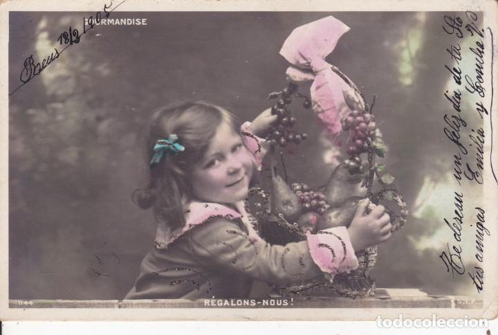 Postales: ni&ntilde;a con cesta de frutas fecha 1905 - Foto 1