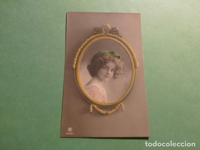 Postales: NI&Ntilde;A ELEGANTE POSTAL - Foto 1