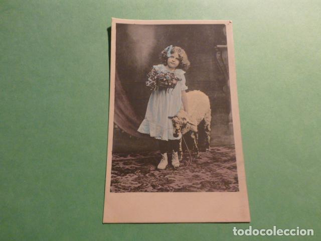 Postales: NI&Ntilde;A CON OVEJA POSTAL - Foto 1