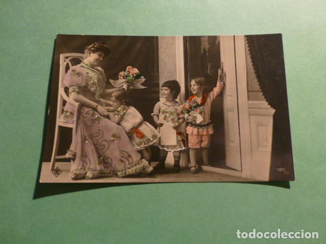 Postales: NI&Ntilde;OS CON MADRE POSTAL - Foto 1