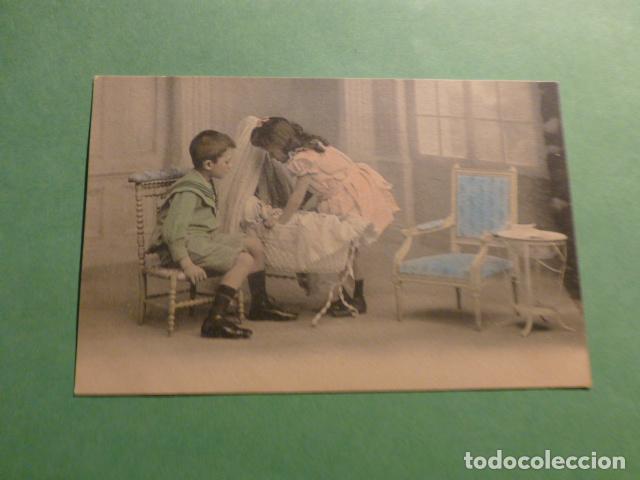 Postales: NI&Ntilde;OS CON BEBE POSTAL - Foto 1