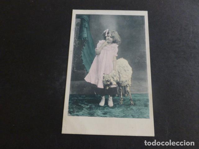 Postales: NI&Ntilde;A CON OVEJA POSTAL - Foto 1