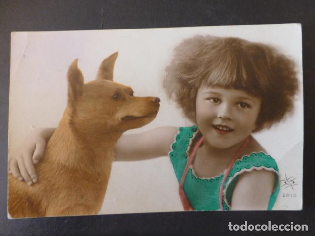 Postales: NI&Ntilde;A CON PERRO POSTAL - Foto 1