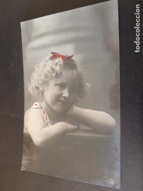 Postales: NI&Ntilde;A CON LAZO ROJO POSTAL - Foto 1