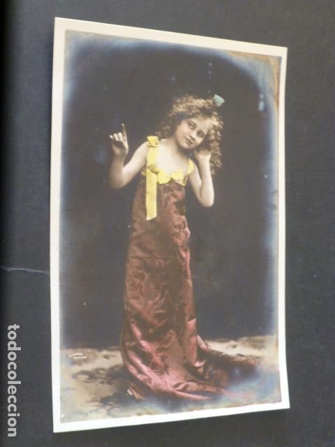 Postales: NI&Ntilde;A ELEGANTE POSTAL