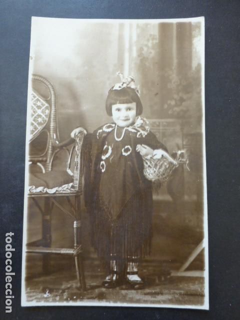 Postales: NI&Ntilde;A VESTIDA CON MANTON POSTAL - Foto 1