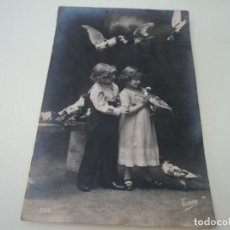 Postales: ANTIGUA POSTAL FOTOGRAFICA TOSCA 726 NIÑOS Y PALOMAS, CIRCULADA 1918. Lote 339237363