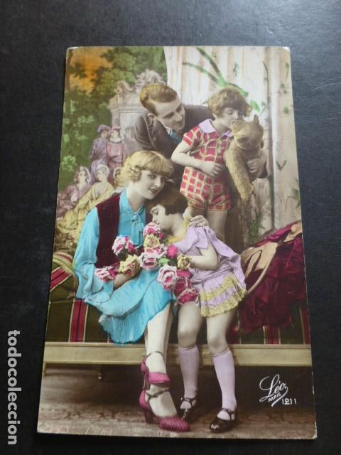 Postales: NI&Ntilde;OS CON PADRES POSTAL - Foto 1