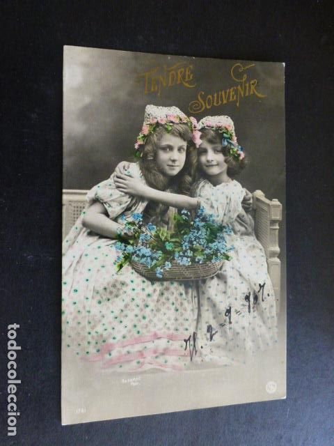 Postales: NI&Ntilde;AS CON FLORES POSTAL - Foto 1