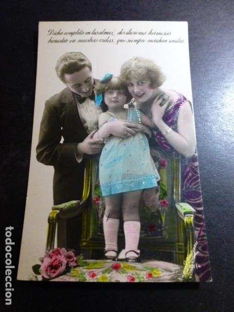 Postales: NI&Ntilde;A CON SUS PADRES POSTAL - Foto 1