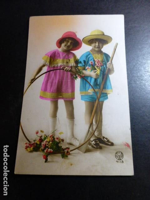 Postales: NI&Ntilde;AS CON FLORES POSTAL - Foto 1