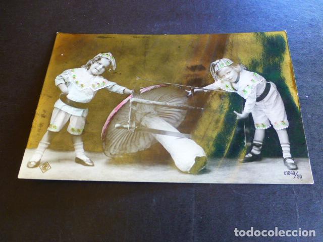 Postales: NI&Ntilde;OS CON SETA POSTAL - Foto 1