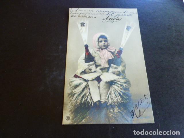 Postales: NI&Ntilde;A CON BOTELLAS DE CHAMPAN POSTAL - Foto 1
