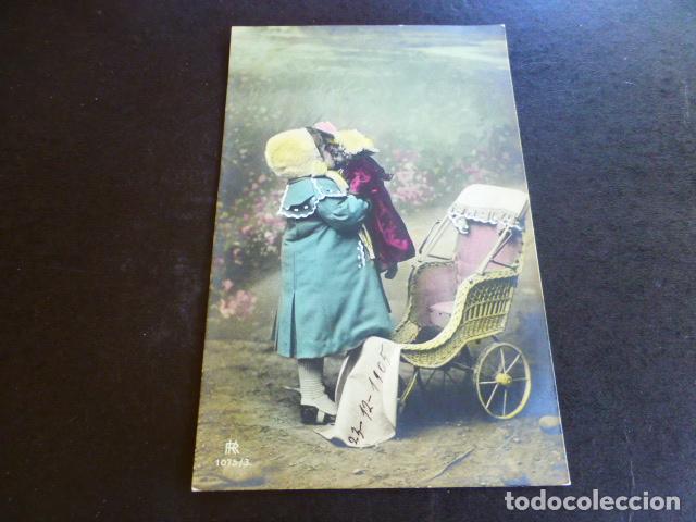 Postales: NI&Ntilde;A CON MU&Ntilde;ECA POSTAL - Foto 1