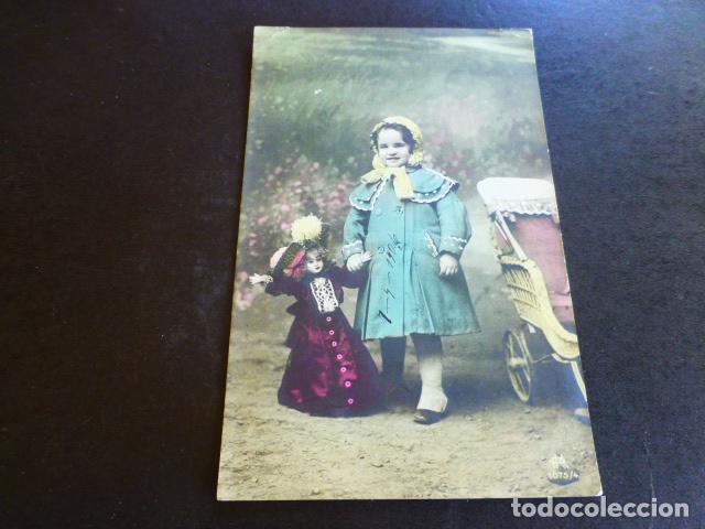 Postales: NI&Ntilde;A CON MU&Ntilde;ECA POSTAL - Foto 1