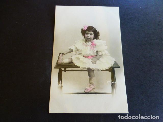 Postales: NI&Ntilde;A SENTADA POSTAL GOMBAU MADRID - Foto 1