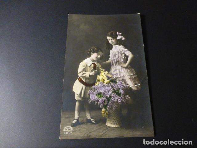 Postales: NI&Ntilde;AS CON FLORES POSTAL - Foto 1