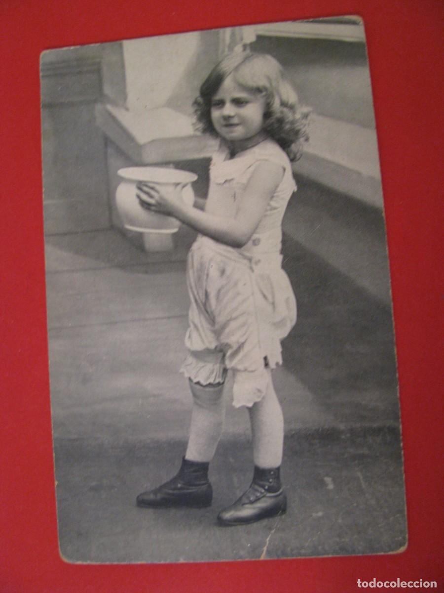 Postales: ANTIGUA POSTAL DE UNA NI&Ntilde;A. - Foto 1