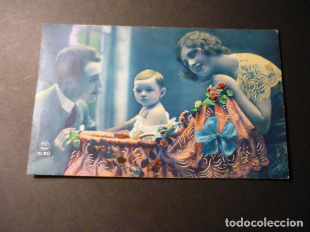 Postales: BEBE CON PADRES POSTAL - Foto 1