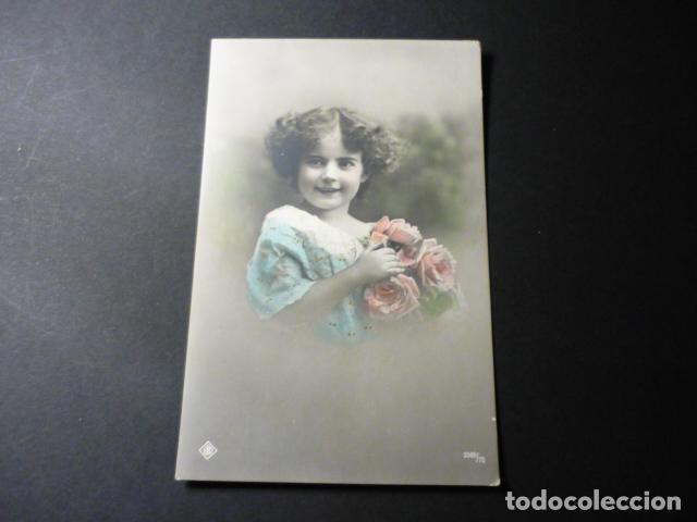 Postales: NI&Ntilde;A CON ROSAS POSTAL - Foto 1