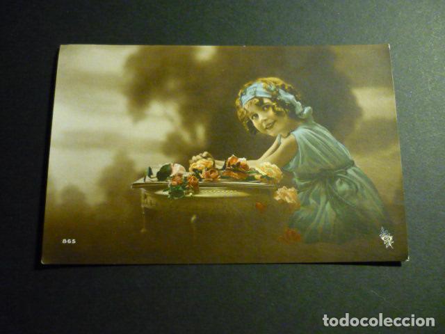 Postales: NI&Ntilde;A CON ROSAS POSTAL - Foto 1