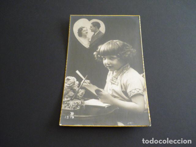 Postales: NI&Ntilde;A CON CARTA Y FLORES POSTAL - Foto 1