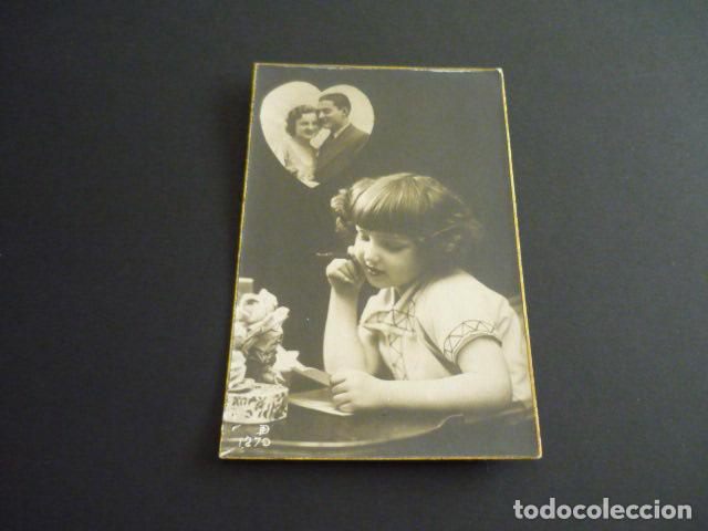Postales: NI&Ntilde;A CON CARTA Y FLORES POSTAL - Foto 1