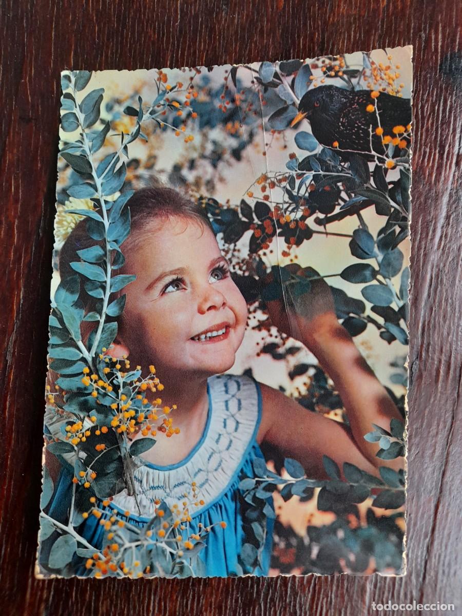 Postales: Ni&ntilde;a con pajarito a&ntilde;o 1959 - Foto 1