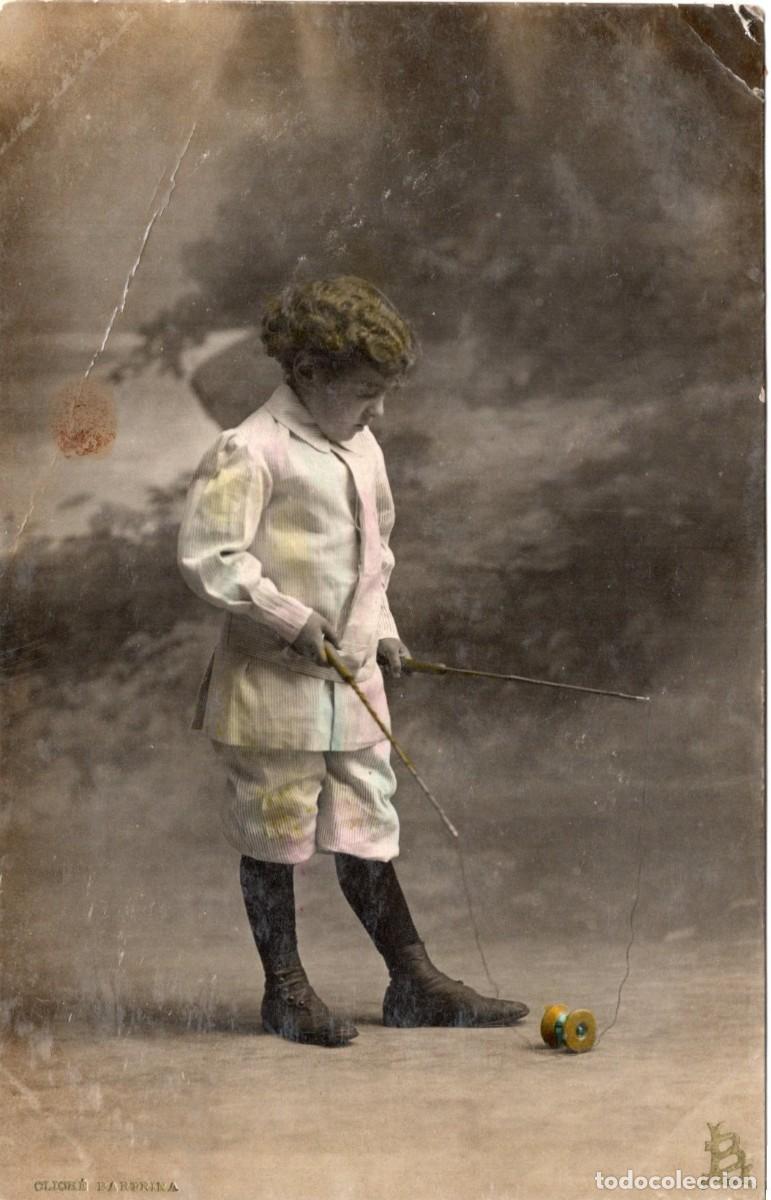 Postales: NI&Ntilde;A JUGANDO AL YO-YO. LUIS BARTRINA - Foto 1