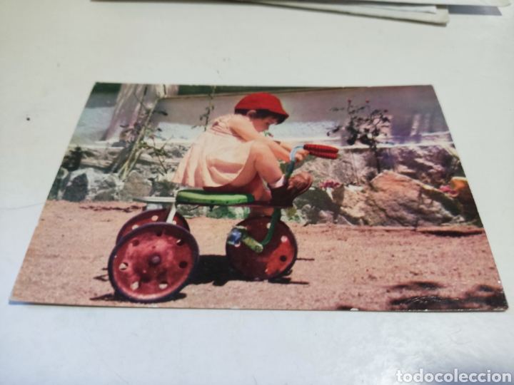 Postales: Postal ni&ntilde;a jugando con bicicleta - Foto 1