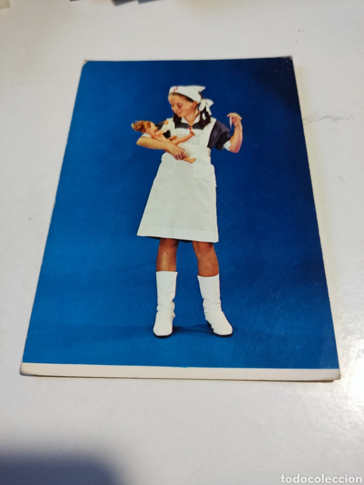 Postales: Postal ni&ntilde;a jugando con mu&ntilde;eca - Foto 1